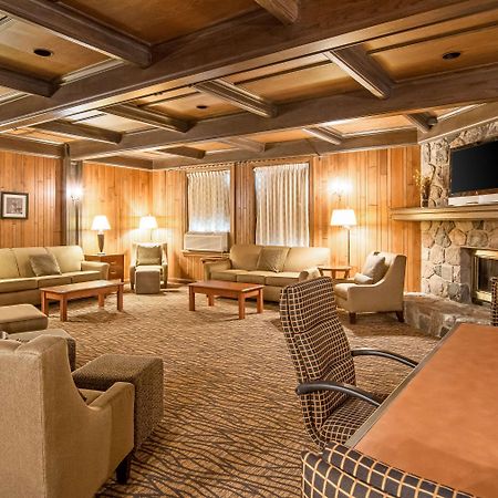 Quality Inn & Suites Virginia Buitenkant foto