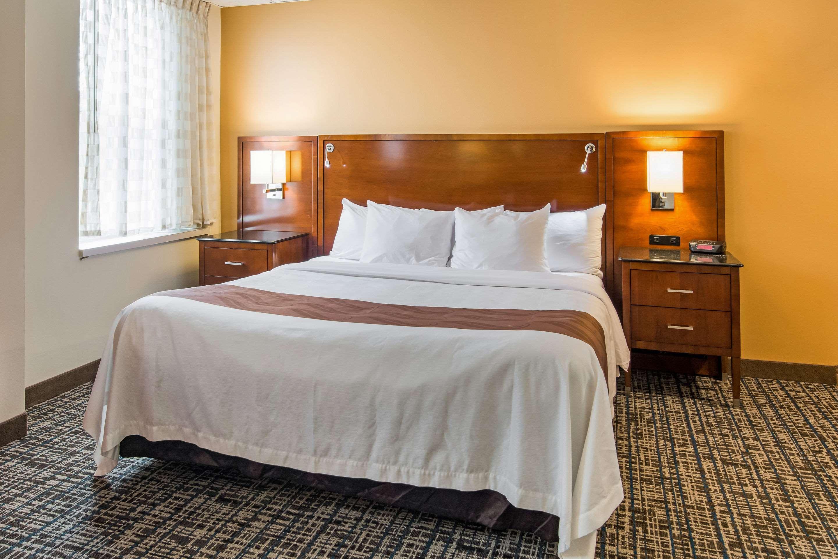 Quality Inn & Suites Virginia Buitenkant foto