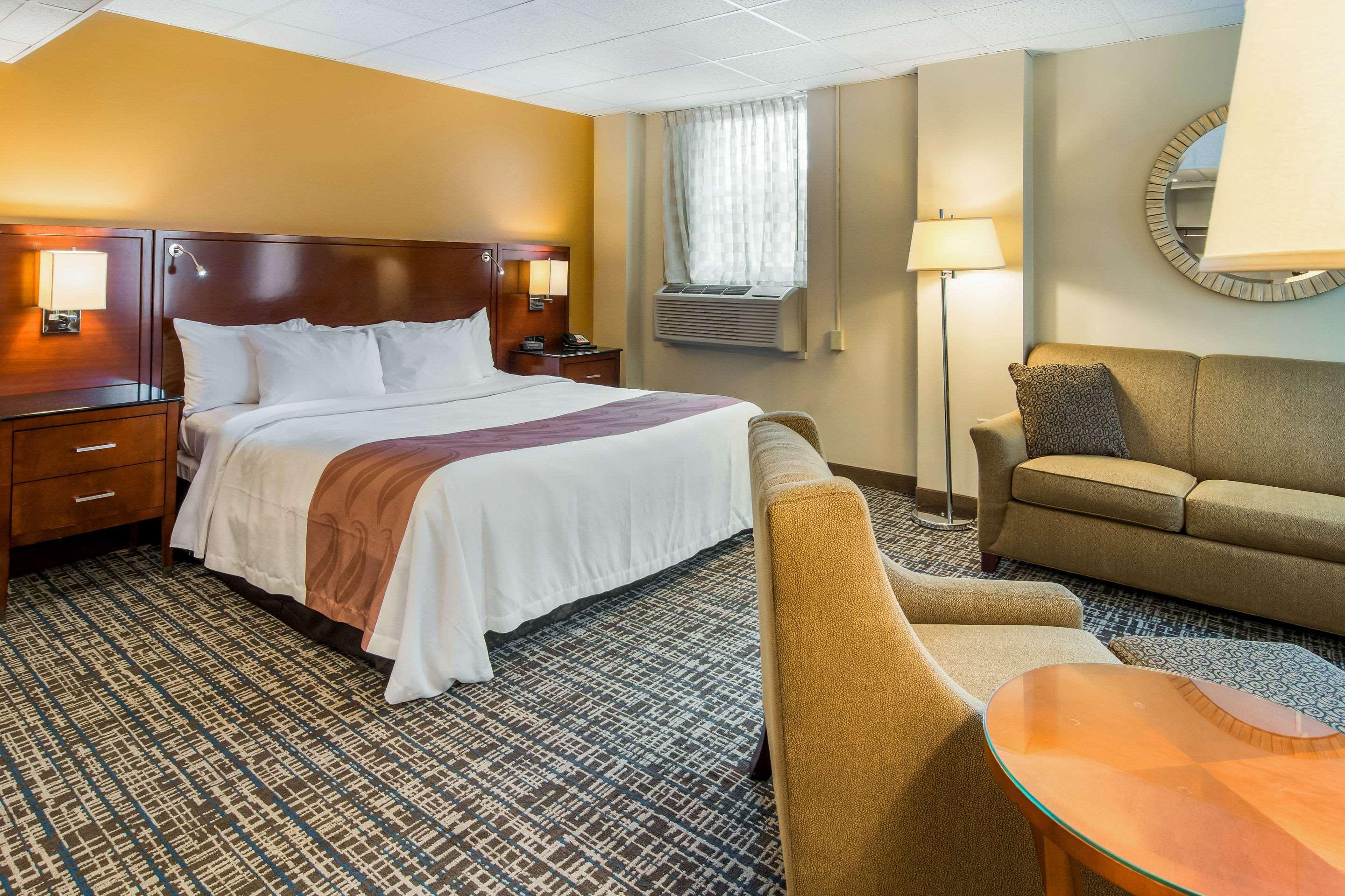 Quality Inn & Suites Virginia Buitenkant foto