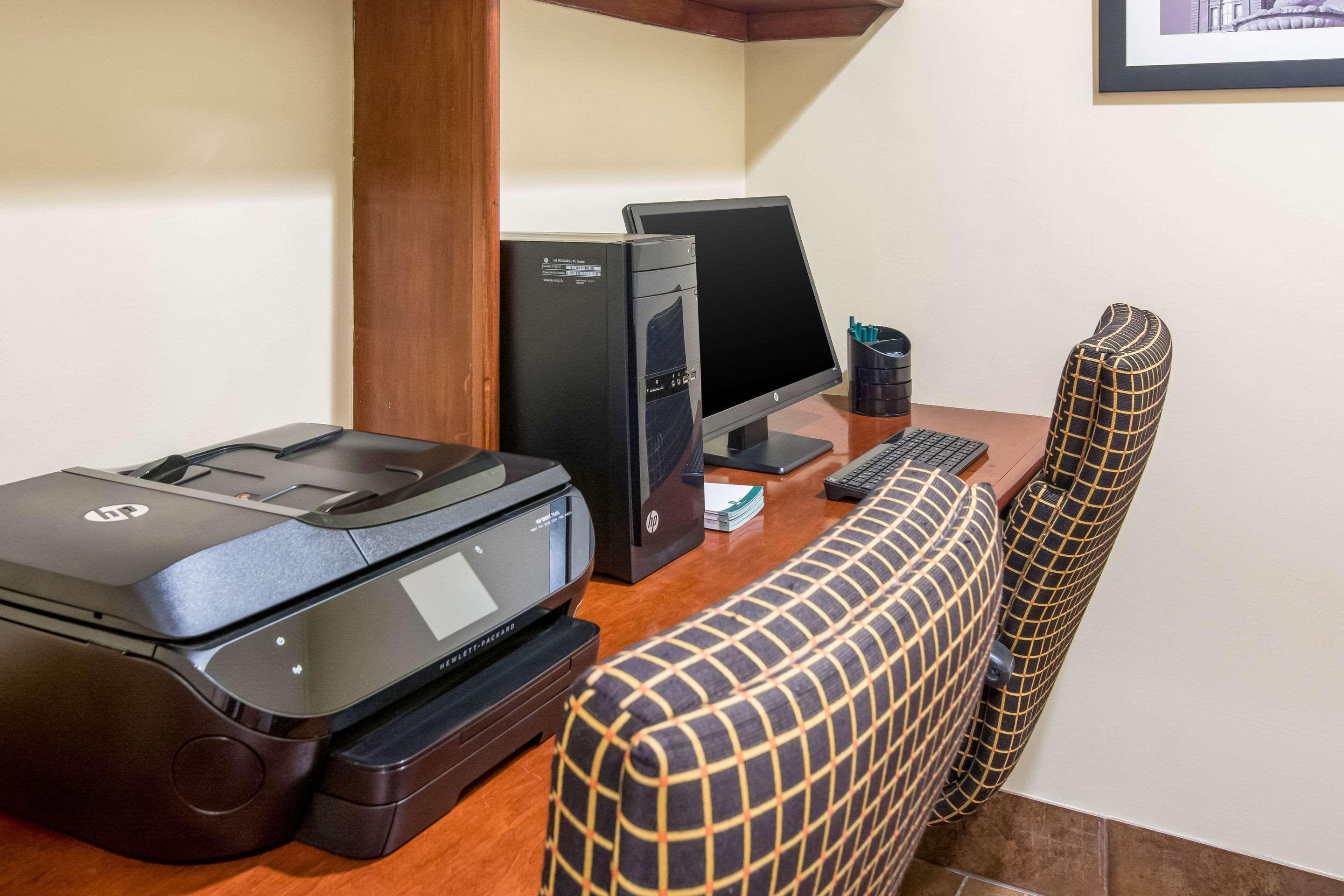 Quality Inn & Suites Virginia Buitenkant foto