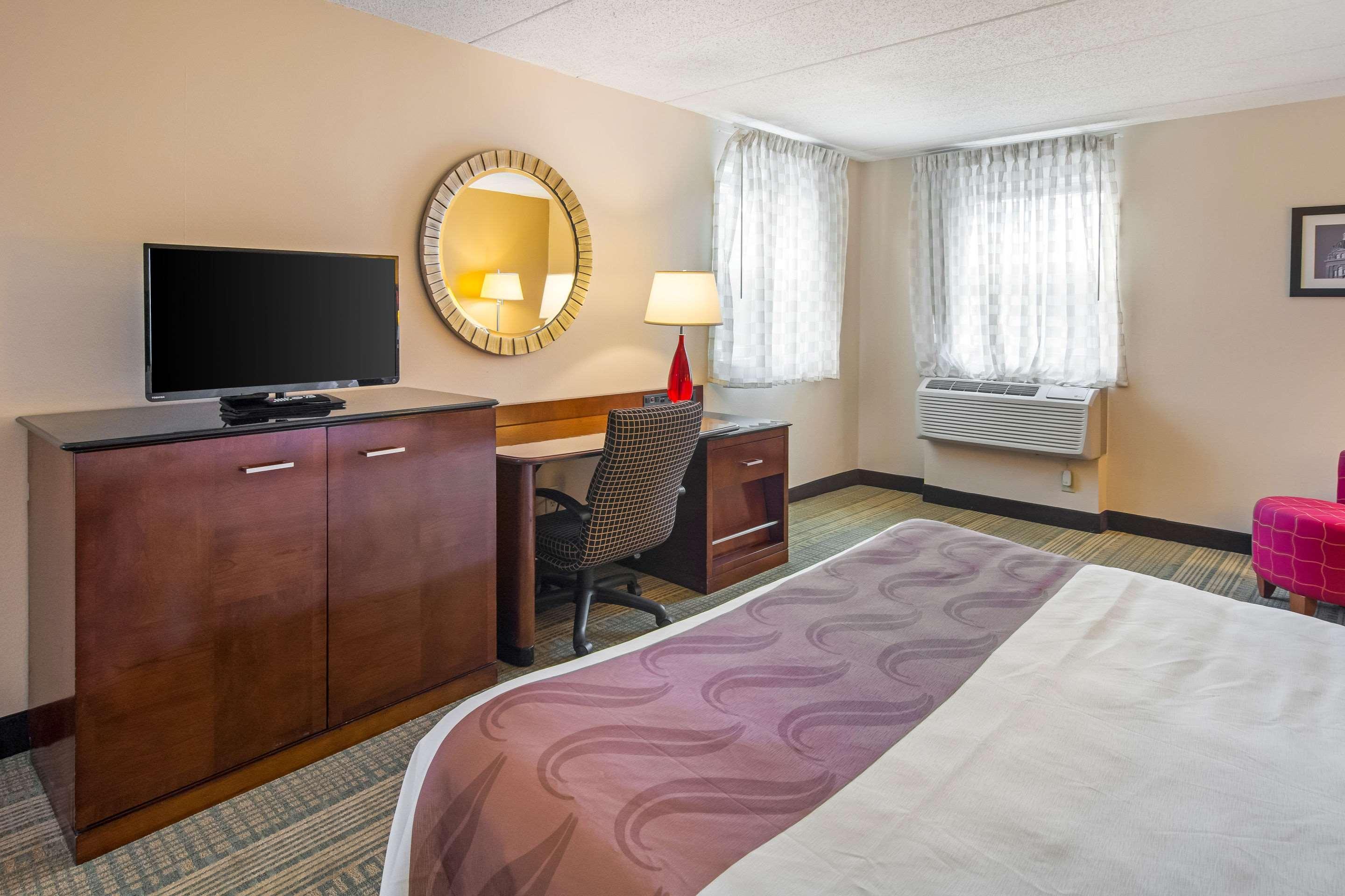 Quality Inn & Suites Virginia Buitenkant foto