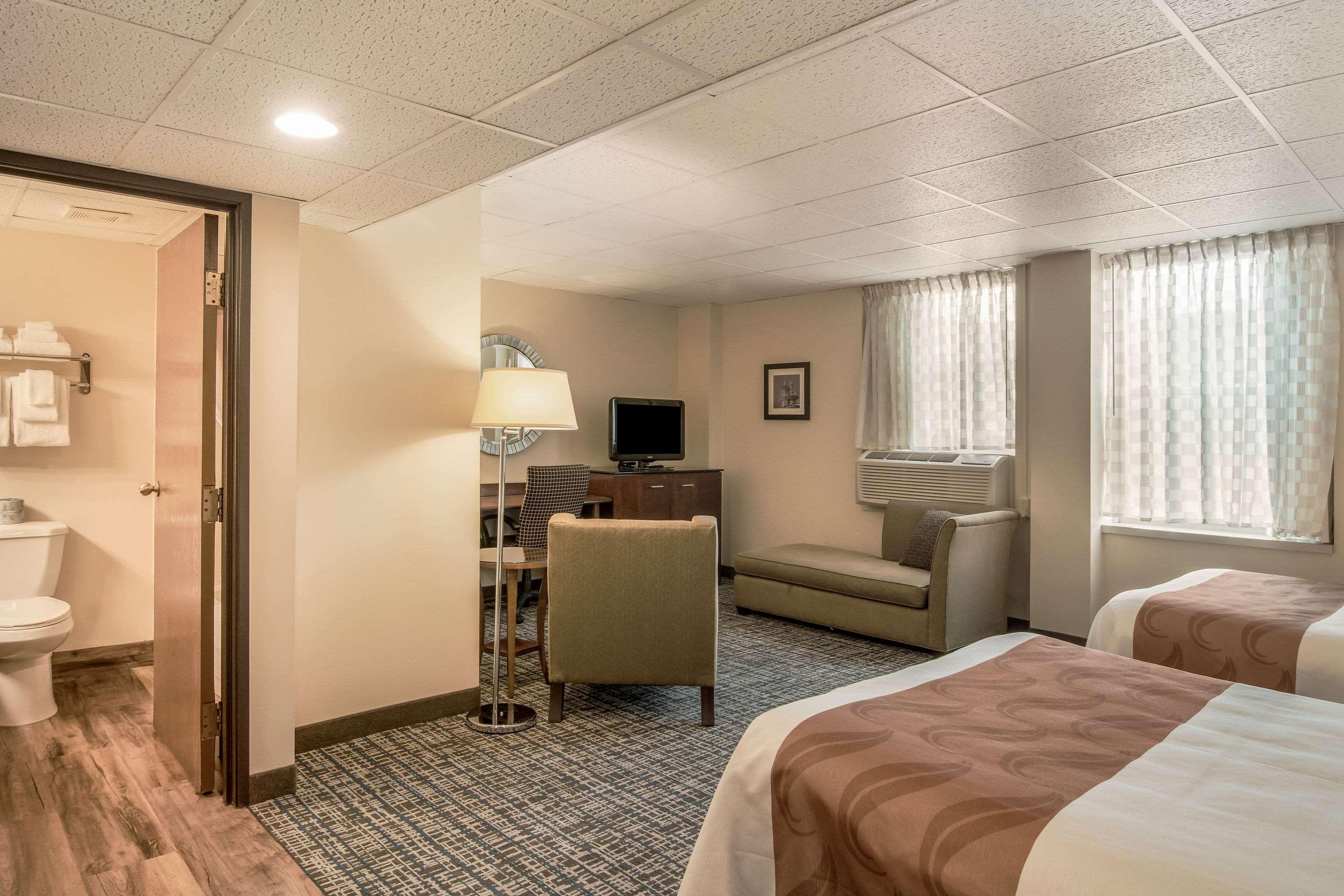 Quality Inn & Suites Virginia Buitenkant foto