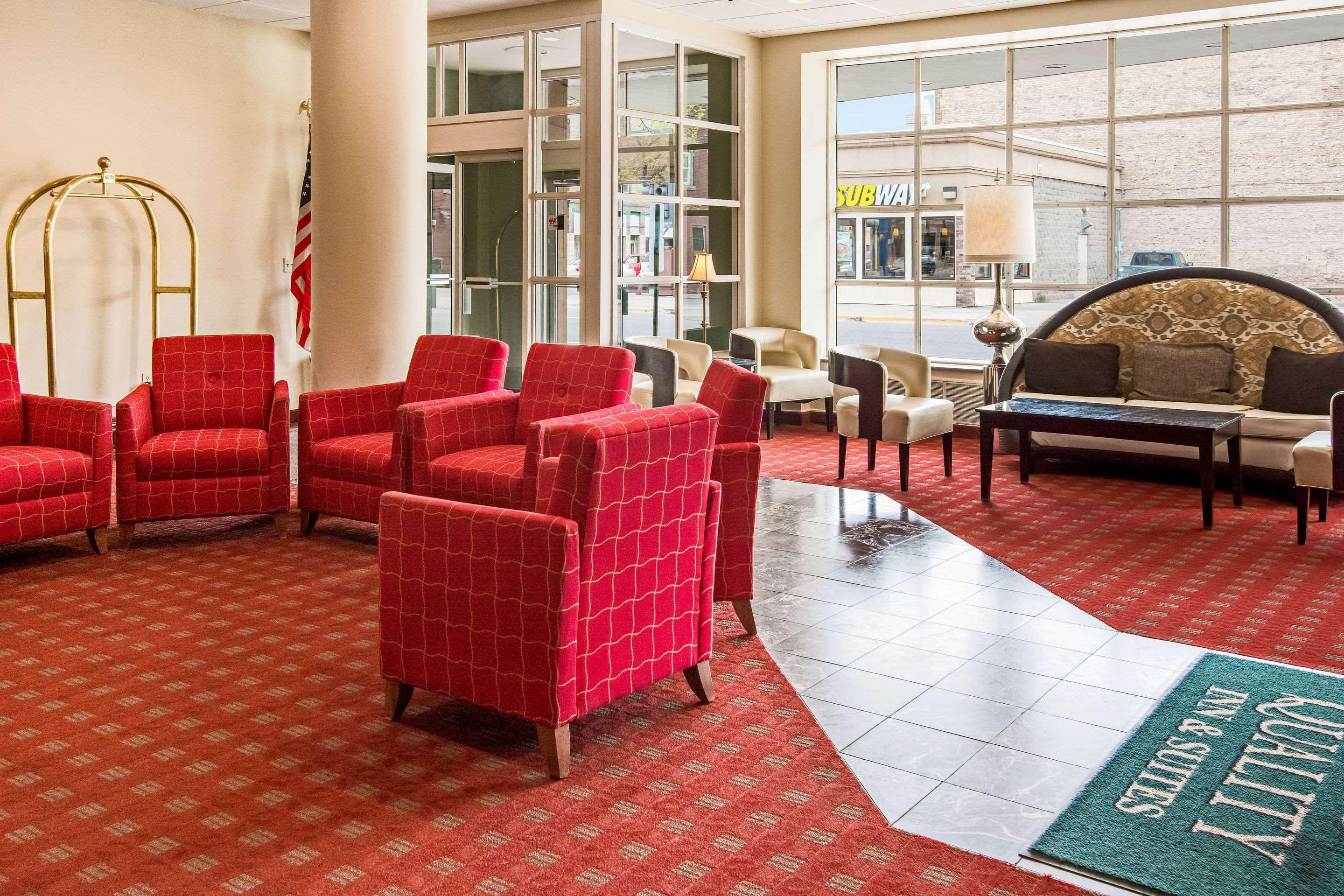 Quality Inn & Suites Virginia Buitenkant foto