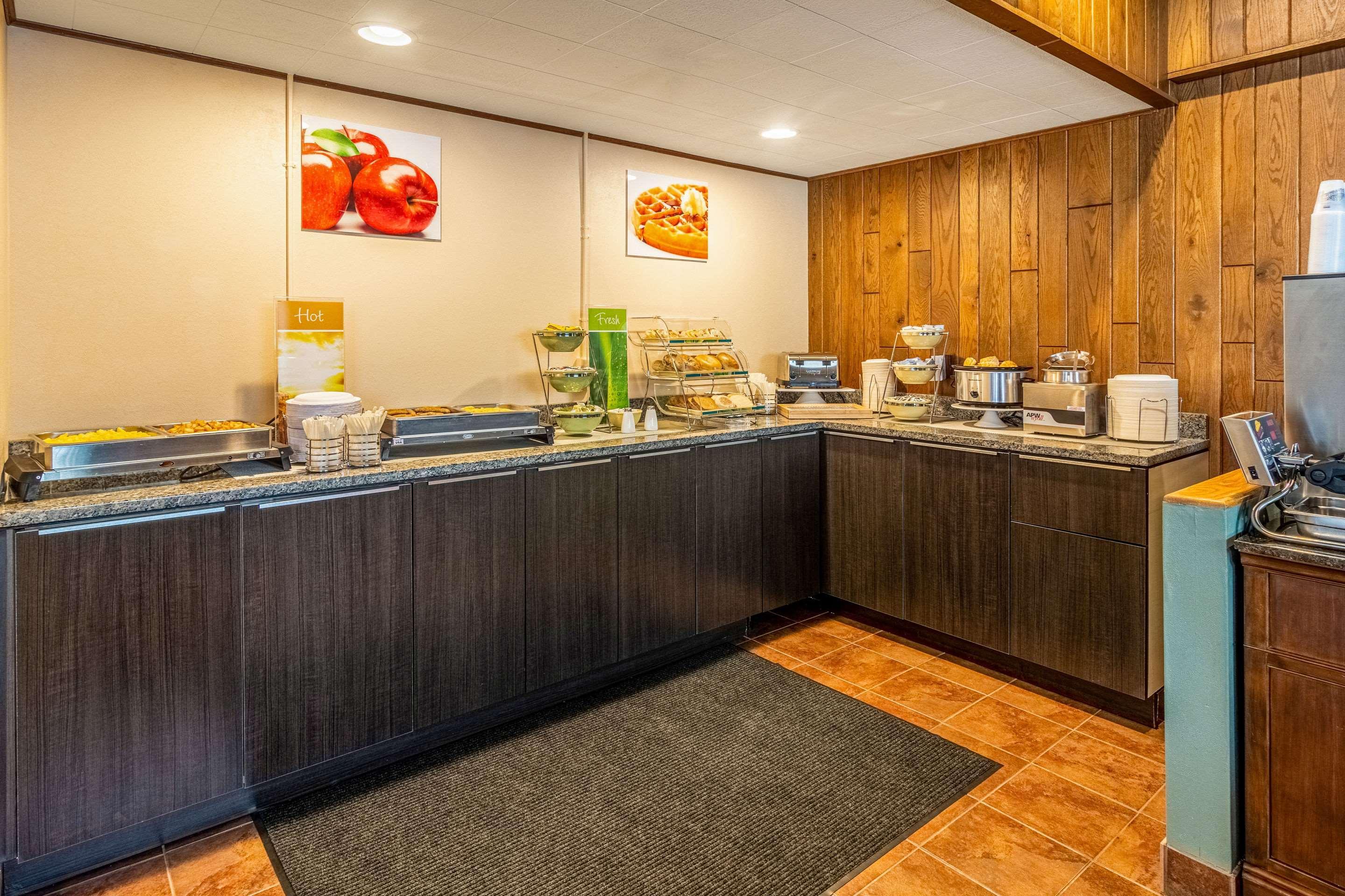 Quality Inn & Suites Virginia Buitenkant foto
