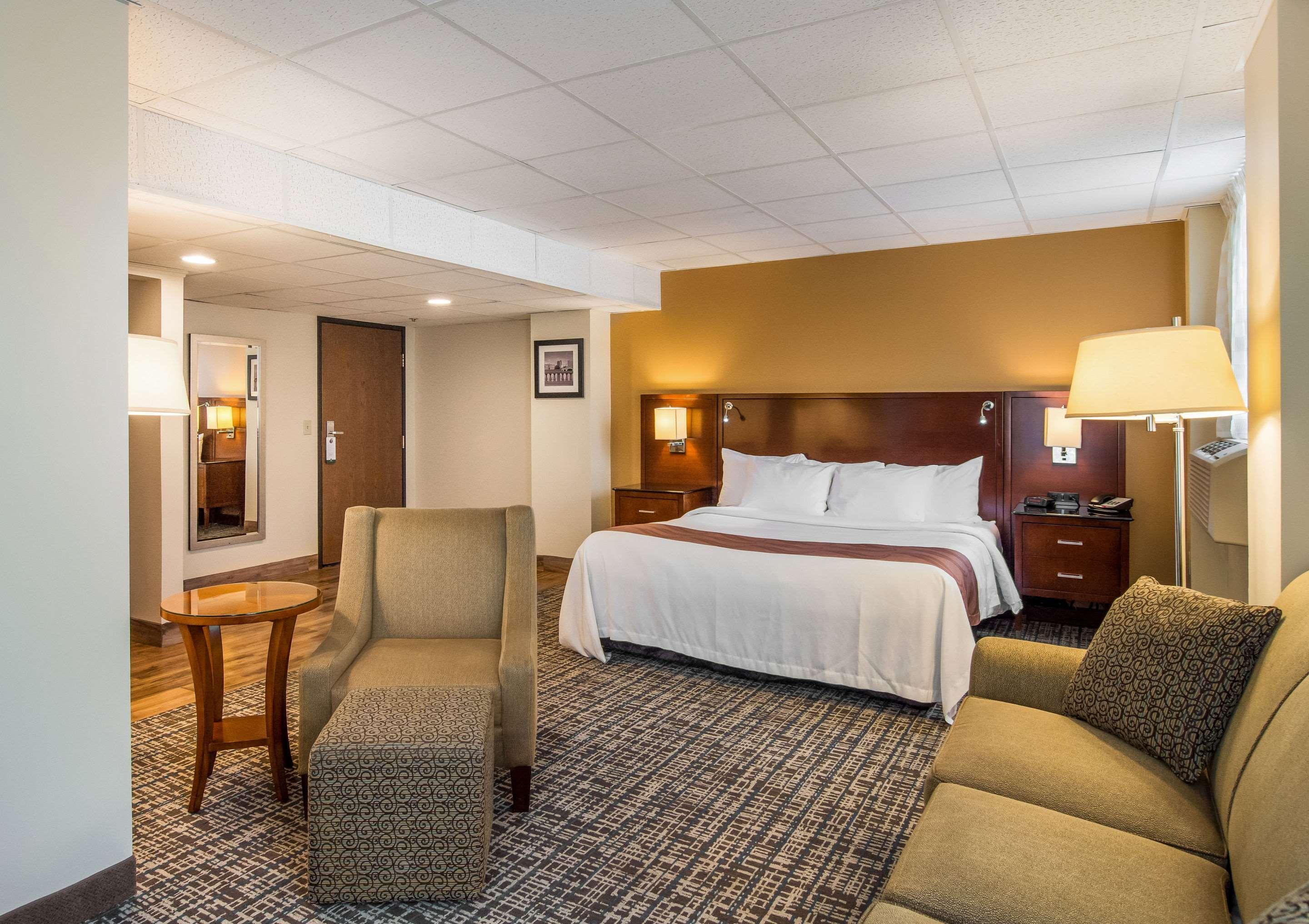Quality Inn & Suites Virginia Buitenkant foto